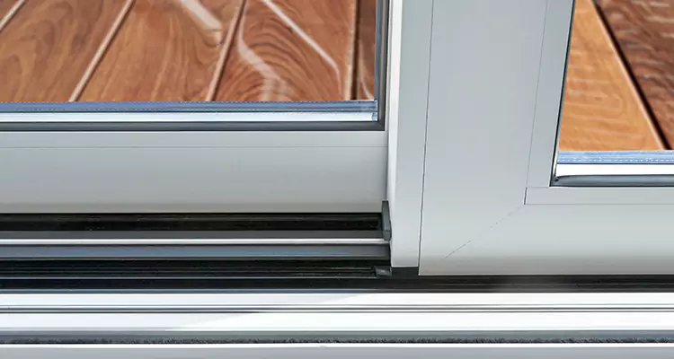 Patio Doors Leaking Water Issue Repair Services in Bloomingdale, FL