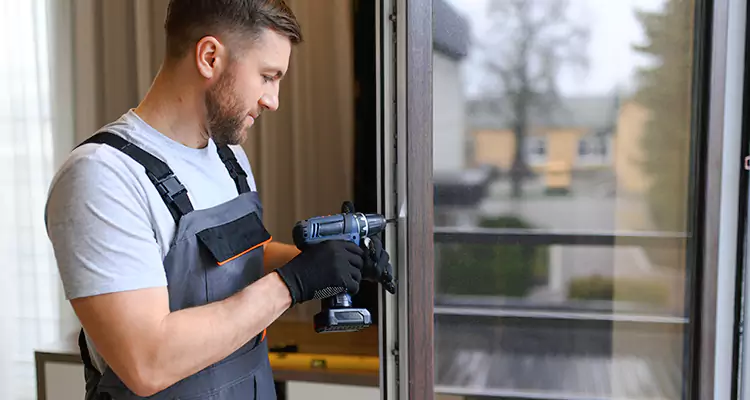 Sliding Screen Door Handle Repair in Bloomingdale, FL