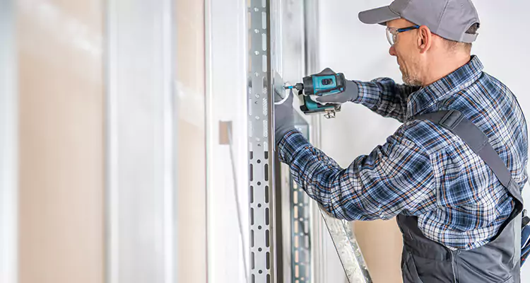 Sliding Door Latch Hardware Repair in Bloomingdale, FL