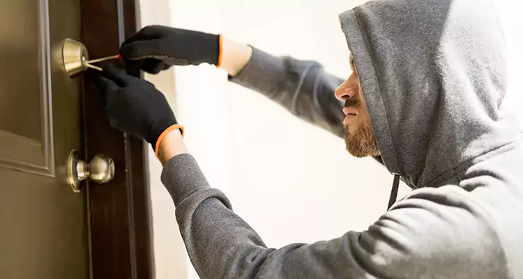 Emergency Motel Lock Repairs—Available 24/7 in Bloomingdale, FL
