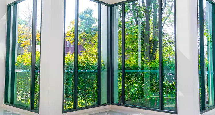 Folding Glass Balcony Door Repair in Bloomingdale, FL