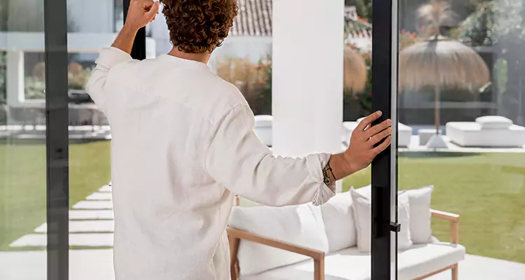 Fix Backyard Sliding Door Hard To Operate in Bloomingdale, FL